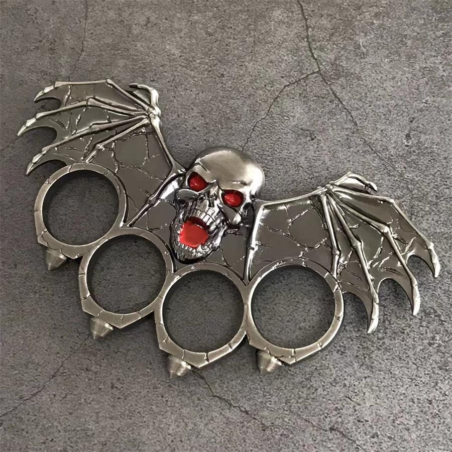 Bat Shape Zinc Alloy Creative Four-hole Weighted Outdoor Tool