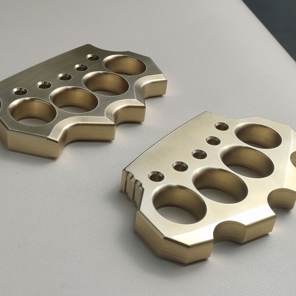 Brass Mountain Crown Shape EDC Outdoor Tools
