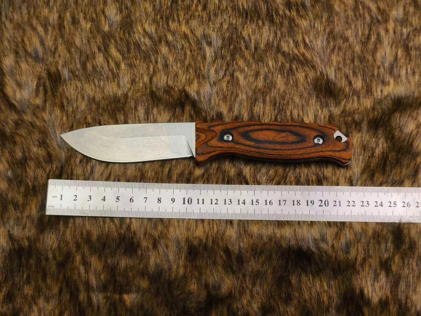 BM15002 Red Wooden Handle N690 Steel Outdoor Knife