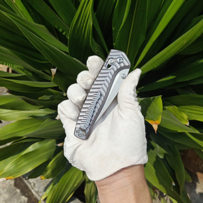 BM781 Silver Textured D2 Steel Folding Outdoor Knife