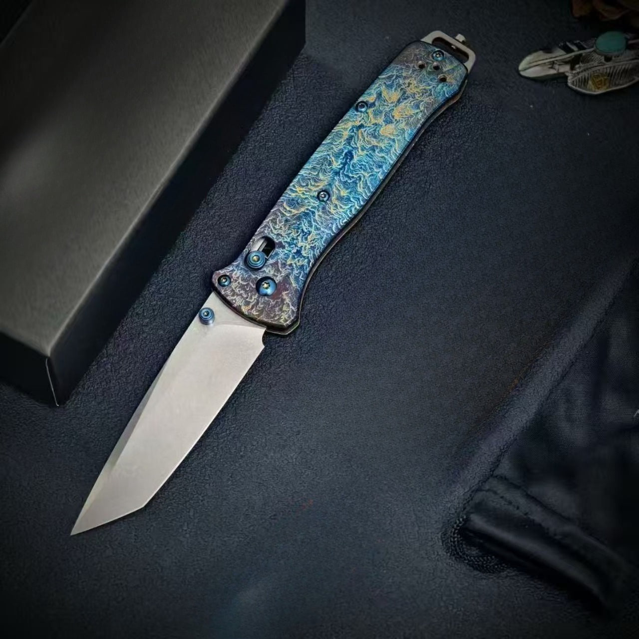 BM537BK Titanium Alloy Lightning Pattern Outdoor Folding Knife