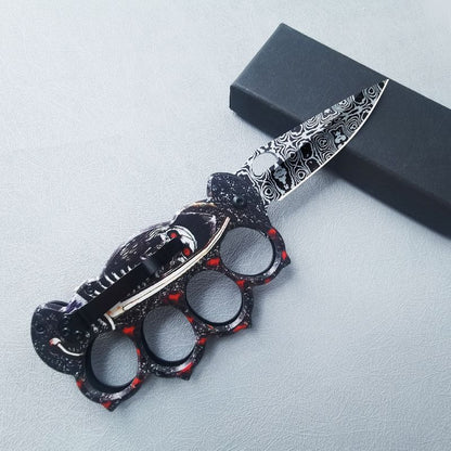 Close-up of the 9.5cm stainless steel blade