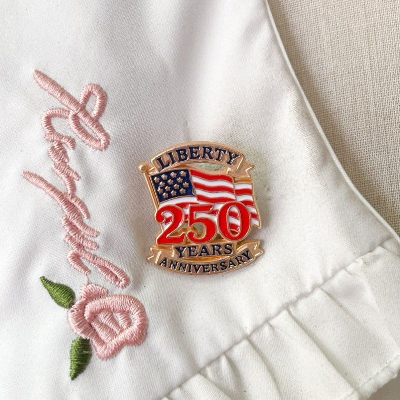 US 250th Independence Day Brooch – Stars, Flag, Letters & Big Clock Design – Clothing Accessory