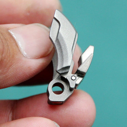 Detail of the connection hinge or joint that lets the stress relief toy open and close